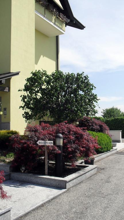 Albergo Residence Isotta Veruno Exterior photo